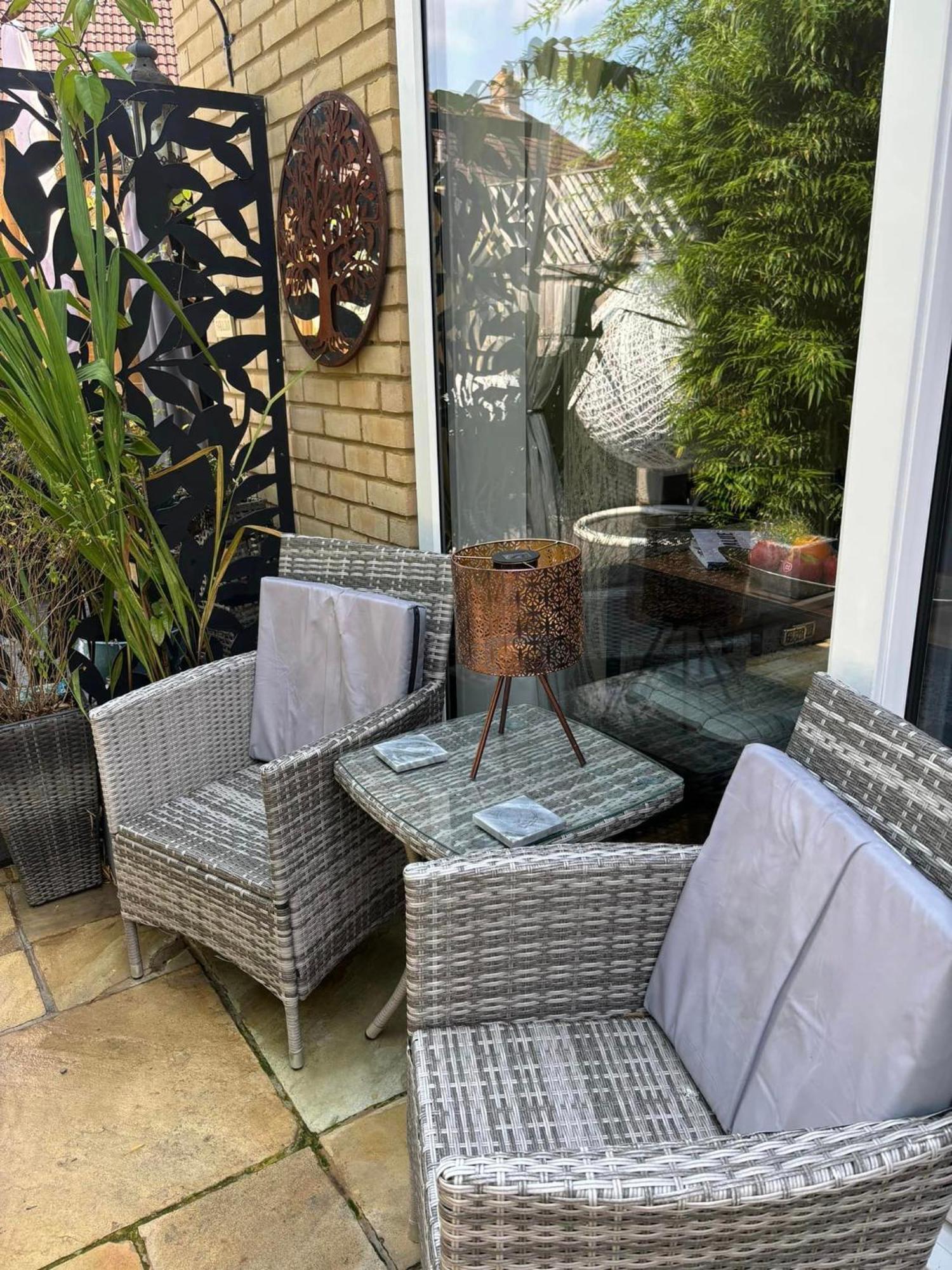 Secret Gem 1 Bed Garden Flat Private Luxury Hot Tub Apartment Bournemouth Exterior foto